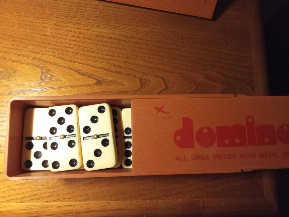Jogo de Dominó – Completo e em bom estado