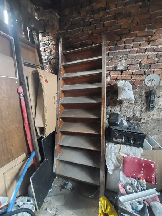 Schody budowlane drewniane bardzo mocne