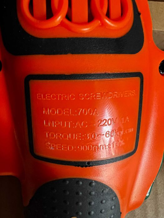 CAPSULADORA CAPSULAS / TAMPAS PLÁSTICO METAL