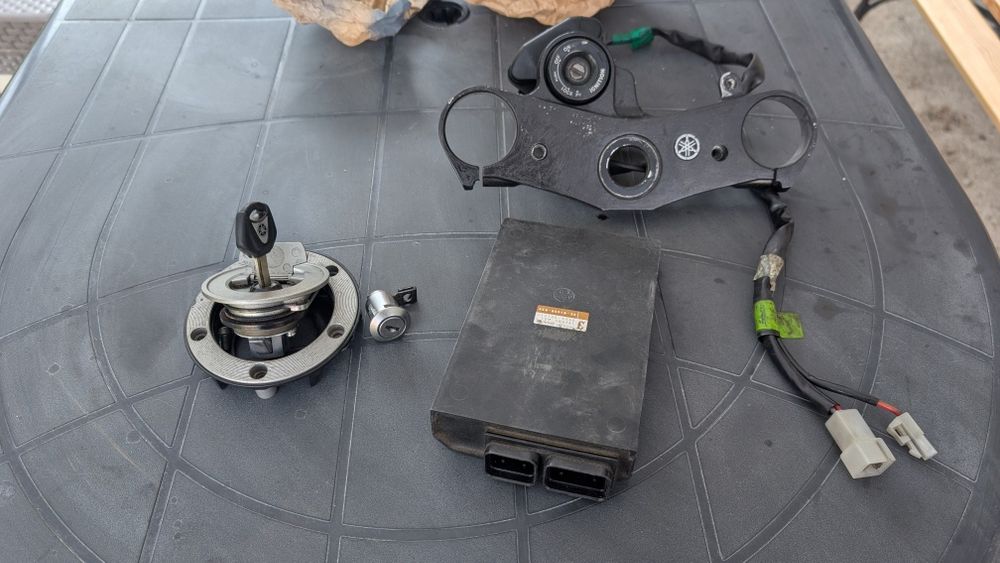 Stacyjka  komplet / zestaw immo Yamaha r1rn19