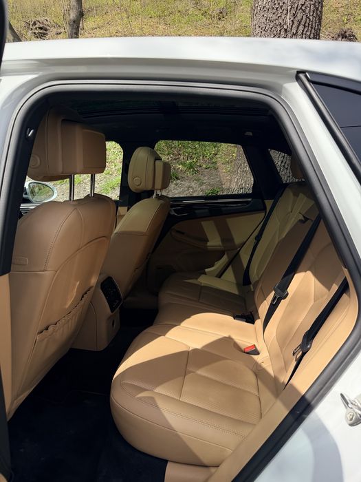 Продаж  Porsche Macan 2018 • 2.0 Turbo