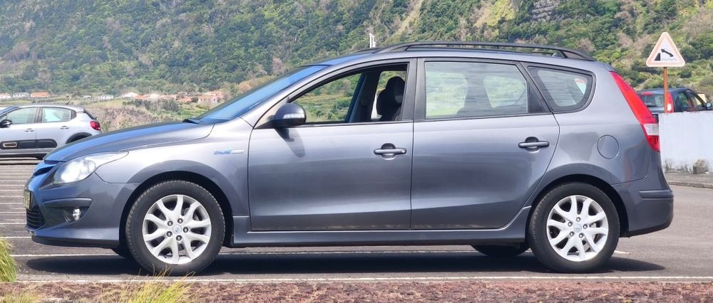 Hyundai i30 CW 1.4 gasolina — fotografia 3