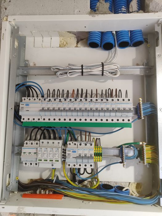 Elektryk- Usługi elektryczne