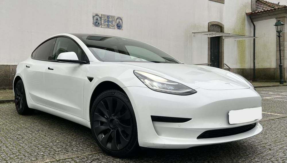 Tesla Model 3  325CV