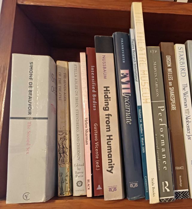 Livros em inglês teatro e outros temas