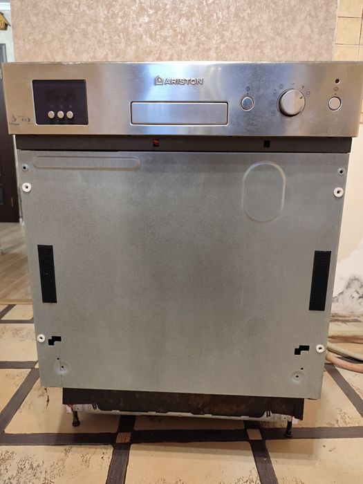 Посудомийка Ariston