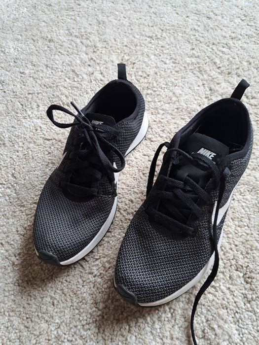 Buty sportowe nike w bardzo dobrym stanie r 36,5