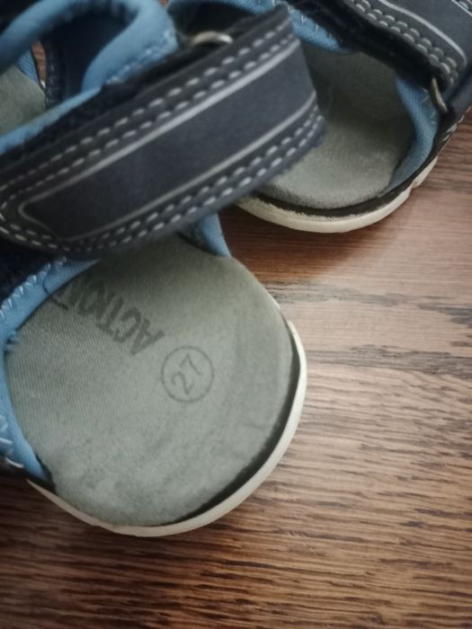 Дитячі босоніжки.