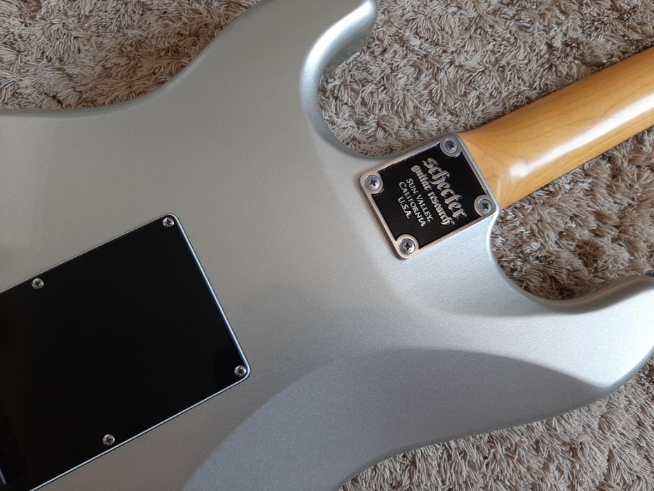 Schecter Nick Johnston Atomic Silver nie fender ibanez