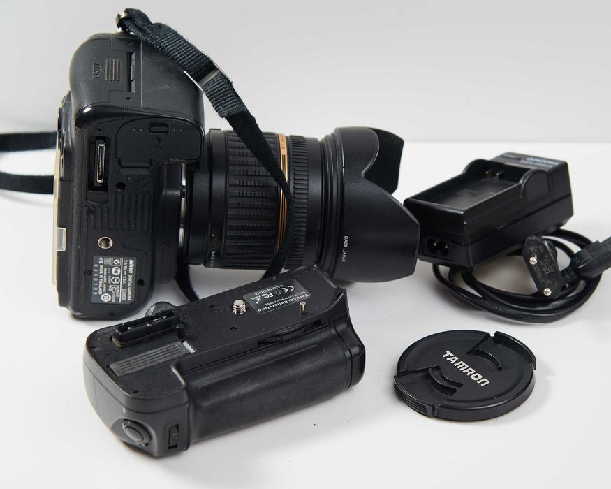 Nikon d700 com grip e objectiva