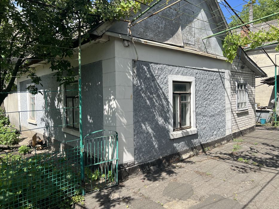 Продам двух этажный дом