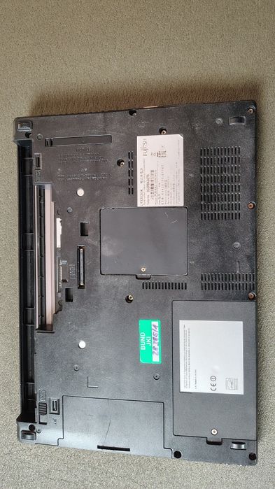 Ноутбук Fujitsu e736