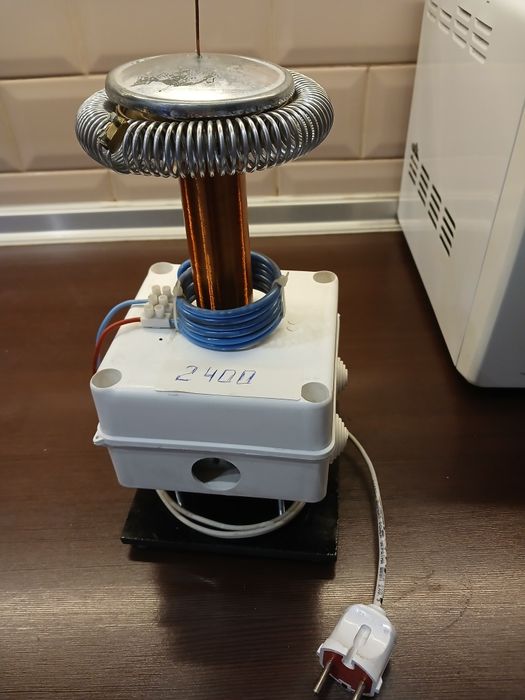 Котушка тесла SSTC