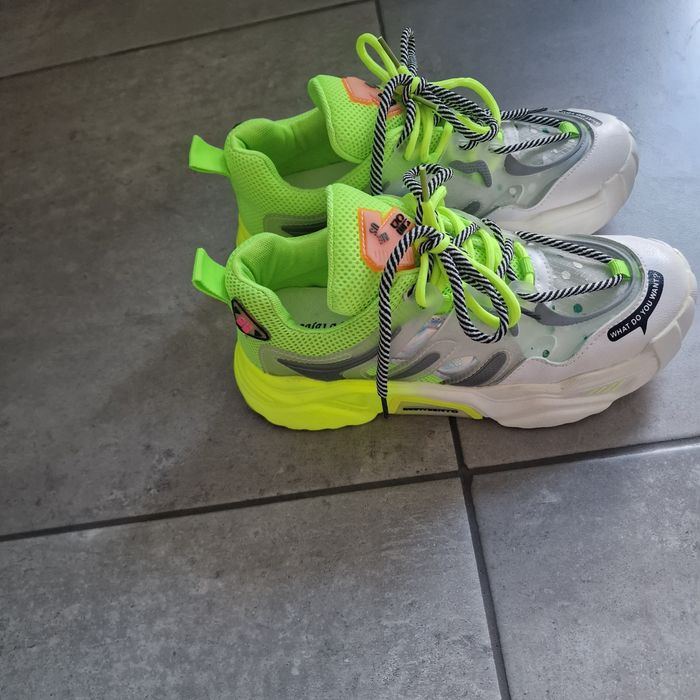 Śliczne snakersy 39