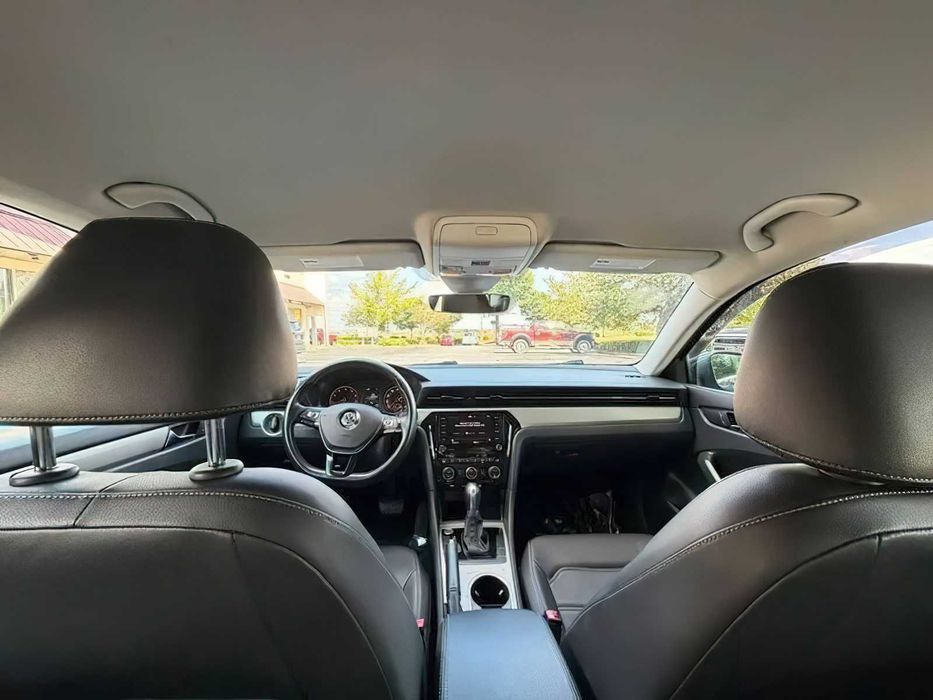 Volkswagen Passat      2020