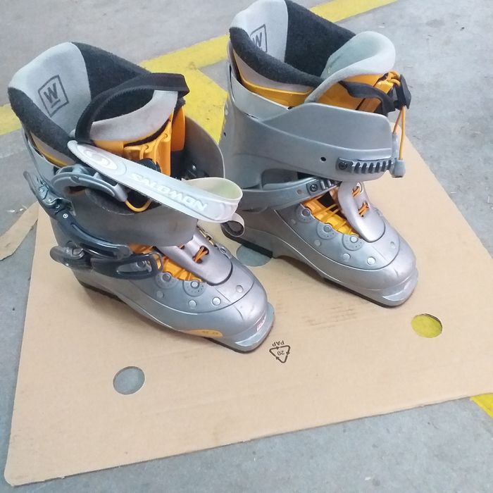 Skis e botas para senhora