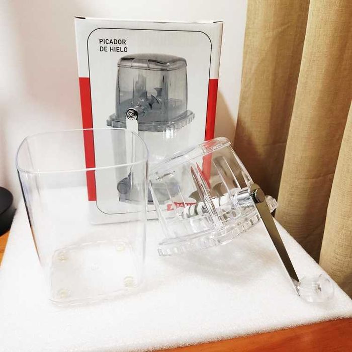 Picadora manual de gelo em pvc transparente Novo em caixa