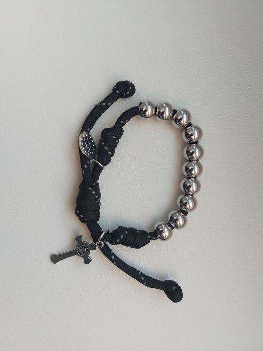 Różaniec na rękę z koralikami 1 cm stal nierdzewna paracord 4mm