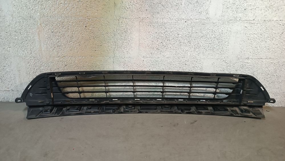 Vendo grelha de frente Opel Vivaro B ano 2015/19