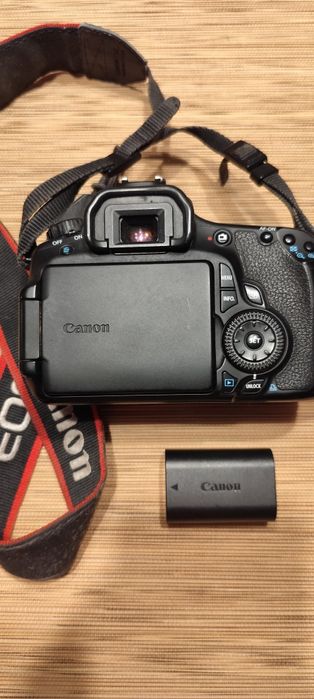 Corpo Canon 60D + bateria