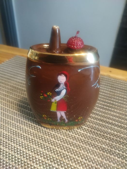 Porcelitowa piersiówka na wino/wódkę