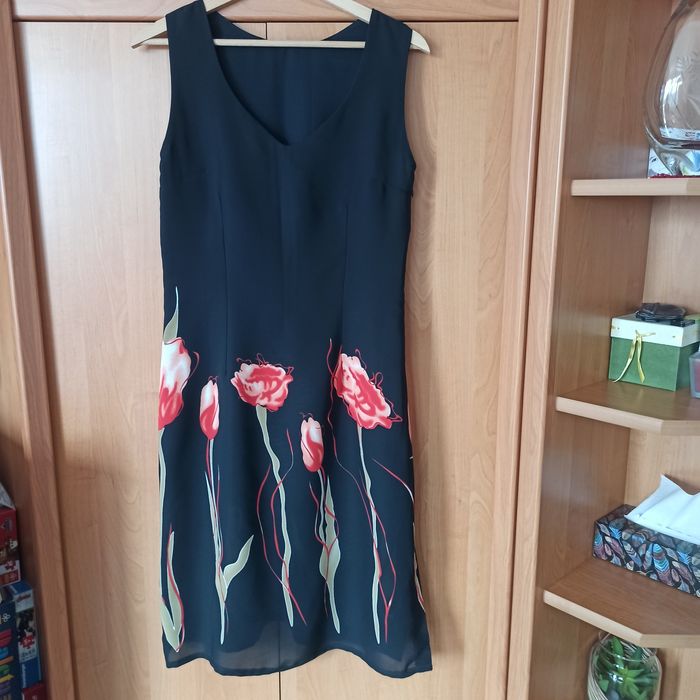 Sukienka czarna w maki rozm 36-38