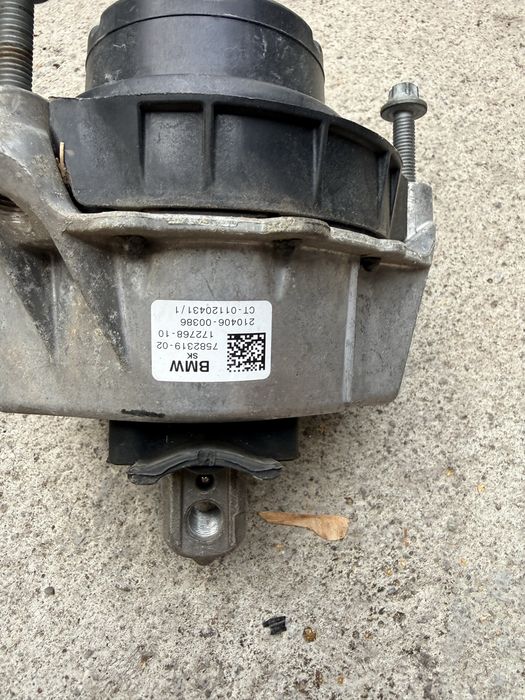 Опори двигуна BMW G20,G22 320,330,420,430
