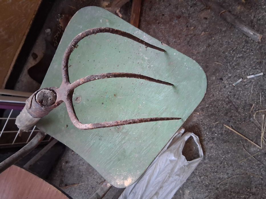 Stare  narzędzia ogrodowe PRL