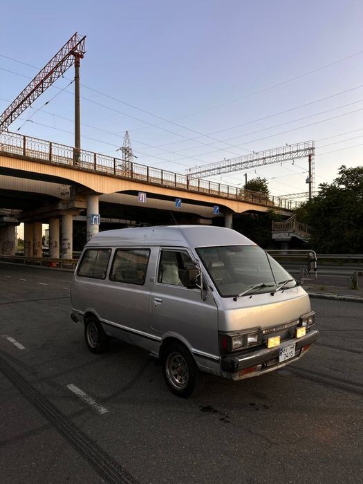 JDM бус Nissan Sunny Vanette