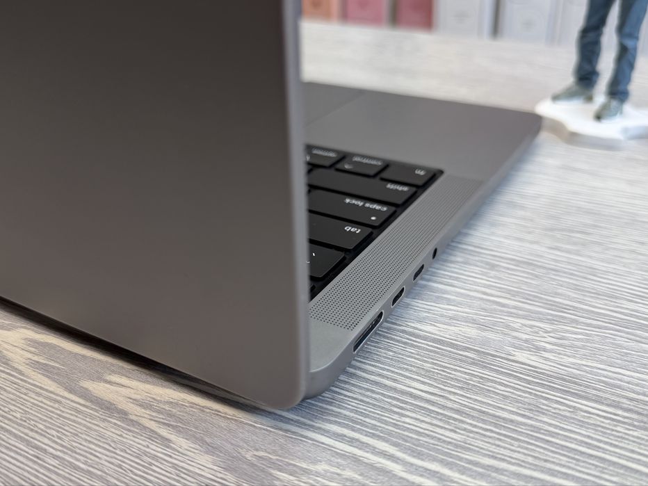 MacBook Pro 14  M1 Pro / RAM 16 / 8 CPU / 14 GPU / SSD 512 GB / Space Grey / MDM