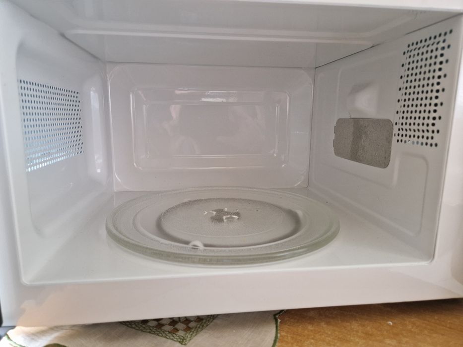 Kuch. mikrofalowa AMICA AMG 20M70V