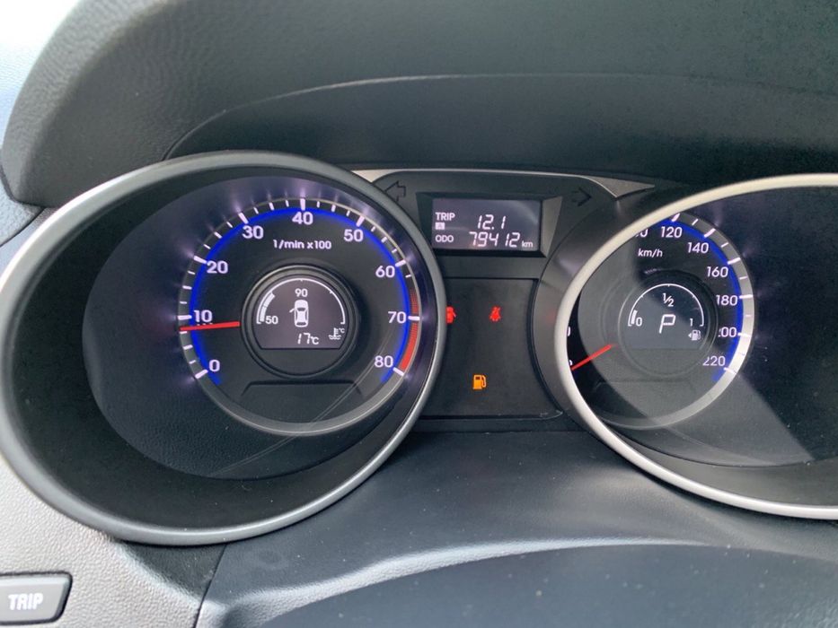 Hyundai IX-35      кросовер