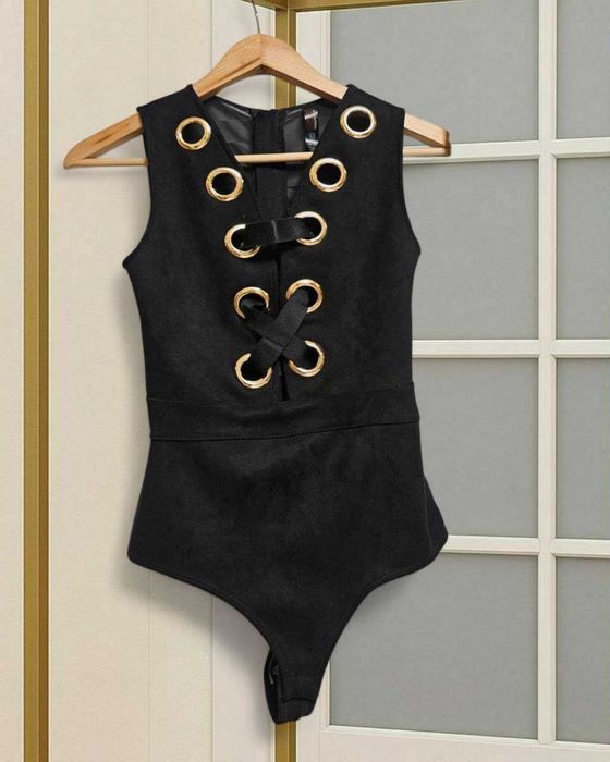 Чёрное боди Ann Summers с золотыми люверсами, под замшу с сеткой