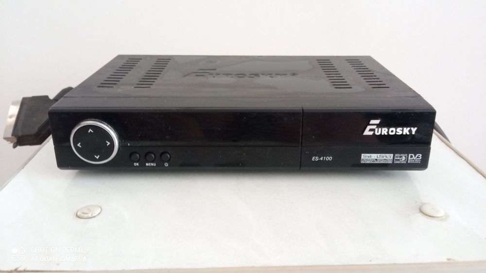Супутниковий ресивер (тюнер) Eurosky ES-4100.