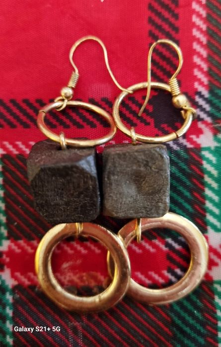 Brincos em bom estado