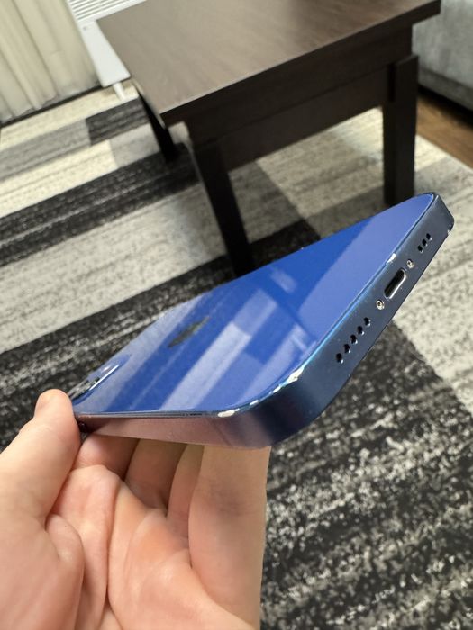 Айфон 12 в хорошем состоянии