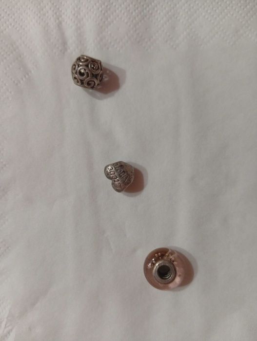 Pulseira  e contas Pandora bom estado