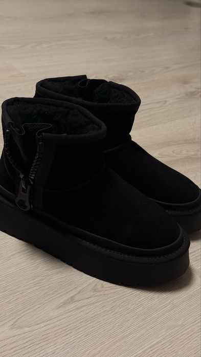 Стильні уги на платформі натуральна замша