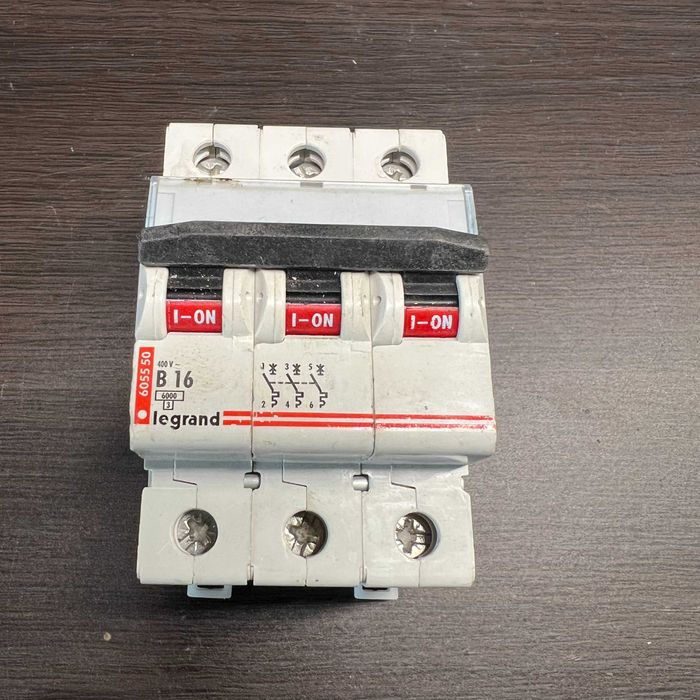 Legrand B16 wylacznik nadpradowy 3P S301 400V DIN