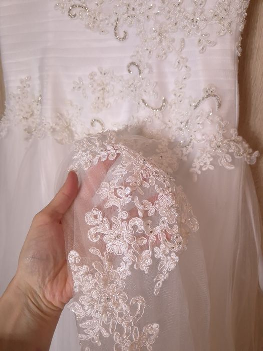 • Suknia ślubna jak nowa! Hiszpański styl + koło • piękna koronka M