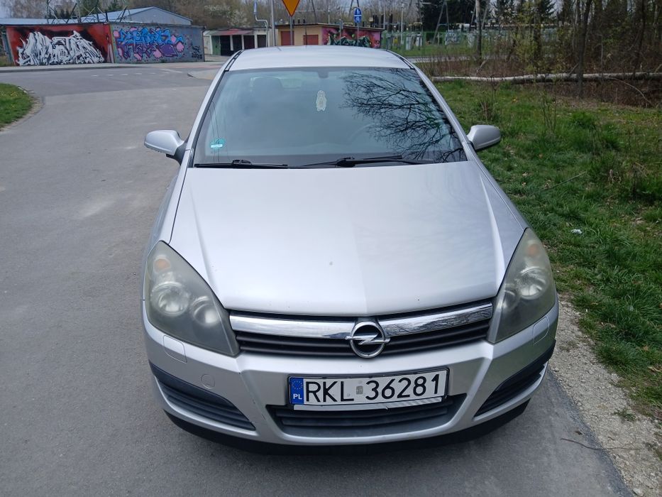Opel Astra H , 2005 r, Benzyna  1,6 . Hak
