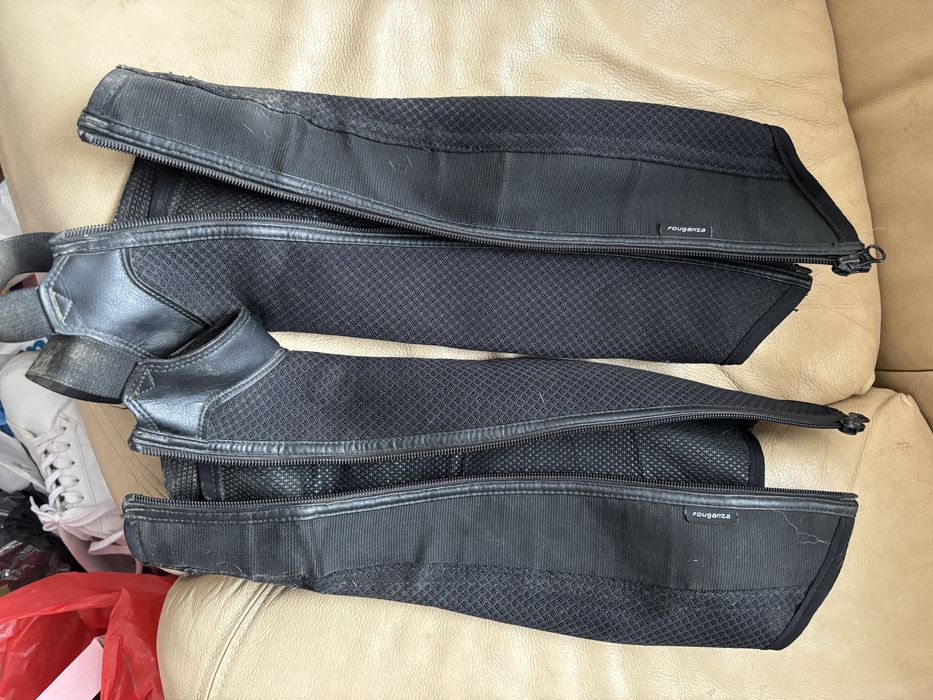 Czapsy czarne fouganza