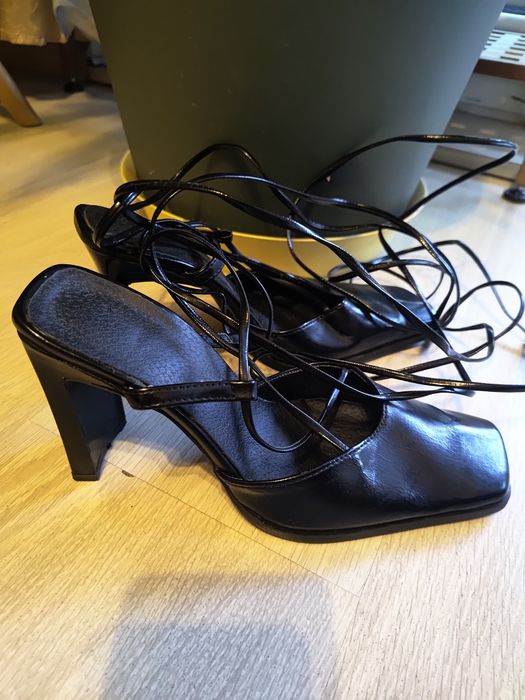 Buty na obcasie szpilki 37 rzymianki wiązane na łydce
