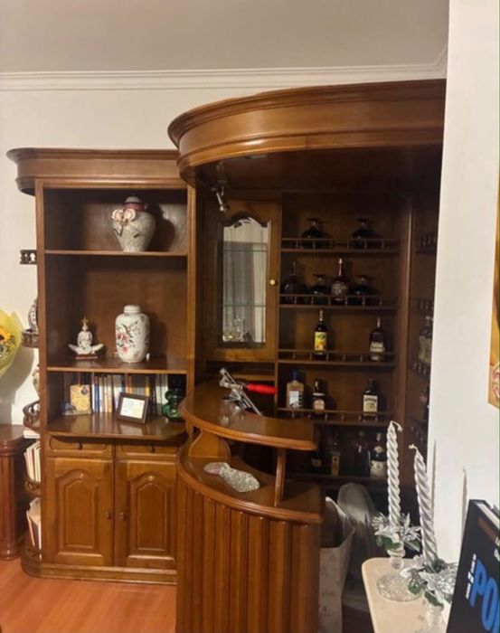 Bar com móvel completo