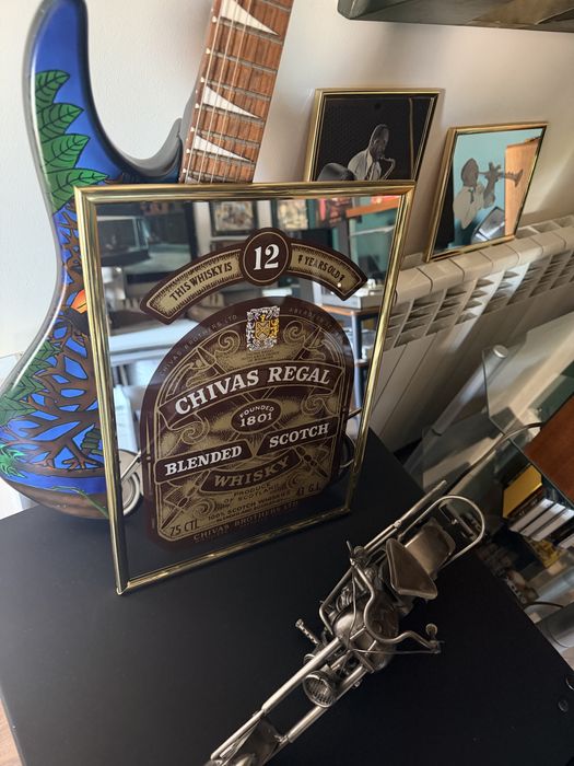 Reklama na lustrze Chivas Regal