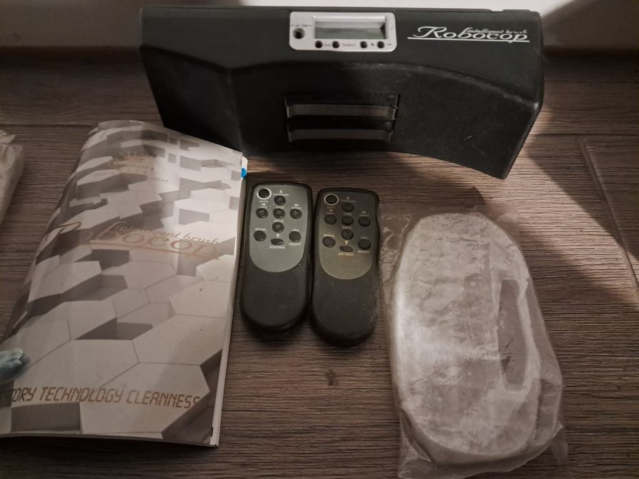 Robot odkurzacz robocop queen