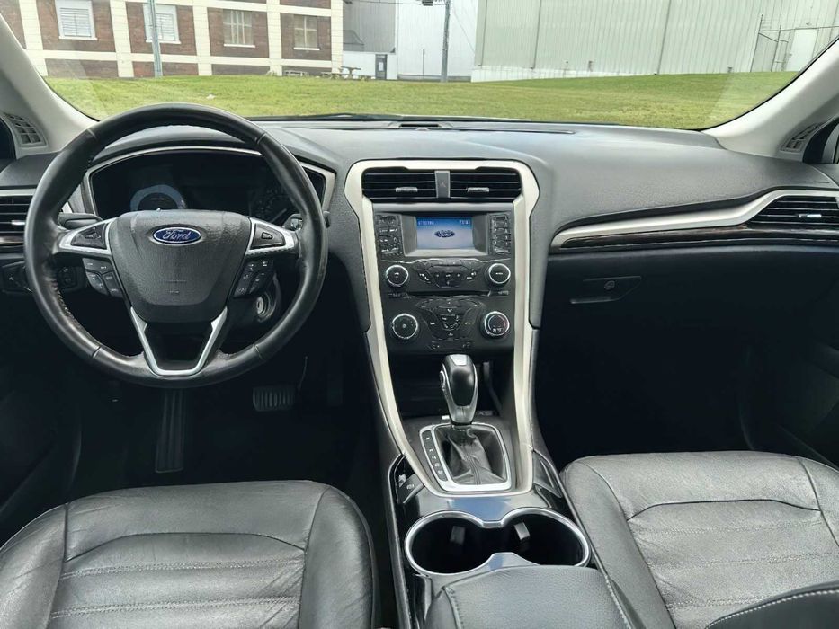 Ford Fusion SE      2016