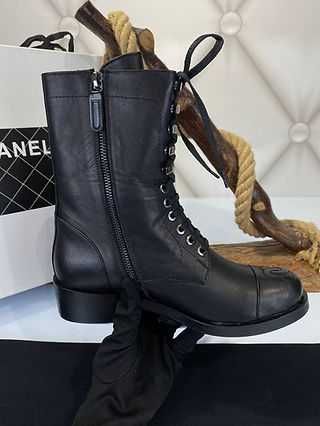 Chane.l buty sznurowane