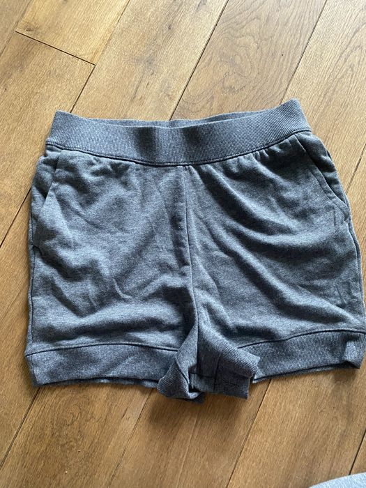 Krótkie spodenki Nike S szare bawełniane