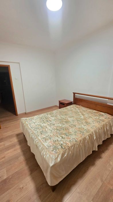 Quarto no Cacém em frente à Estação